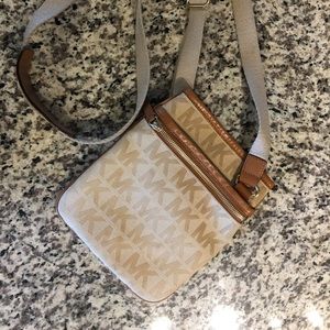MICHAEL Michael Kors Crossbody/ Messenger Bag